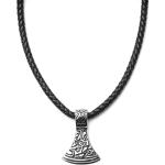 Collana con rune incise su pendente argentato e cordino in pelle marrone