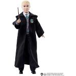 Mattel Harry Potter - Draco Malfoy, indossa l'uniforme di Hogwarts della Casa Serpeverde e impugna la sua bacchetta, da collezione, Giocattolo per Bambini 6+ Anni, HMF35