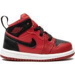 Sneakers alte larghezza E rosse di gomma con stringhe per Donna Nike Jordan Michael Jordan 