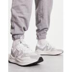 Sneakers stringate larghezza E scontate grigie numero 37 di gomma antiscivolo per Donna New Balance 57/40 