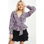 New Look - Blusa a maniche lunghe viola a fiori a portafoglio