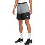 Shorts scontati grigi XXL taglie comode in poliestere per Uomo Nike Essentials 