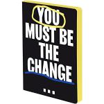 Nuuna Taccuino A5+ | Graphic L – You Must Be The Change | Dotted Journal | 3,5 mm | 256 pagine numerate | carta premium da 120 g | pelle nera | prodotto in Germania in modo sostenibile