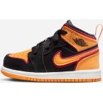 Scarpe larghezza E arancioni da basket per bambini Nike Air Jordan 1 Mid Michael Jordan 