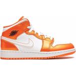 Sneakers alte larghezza A arancioni di gomma con stringhe per Donna Nike Jordan Michael Jordan 