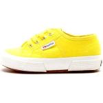 Sneakers basse larghezza E scontate casual gialle numero 28 di cotone con stringhe traspiranti per bambini Superga Classic 