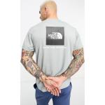 The North Face - Training Reaxion Redbox - T-shirt grigia con stampa sul retro-Grigio